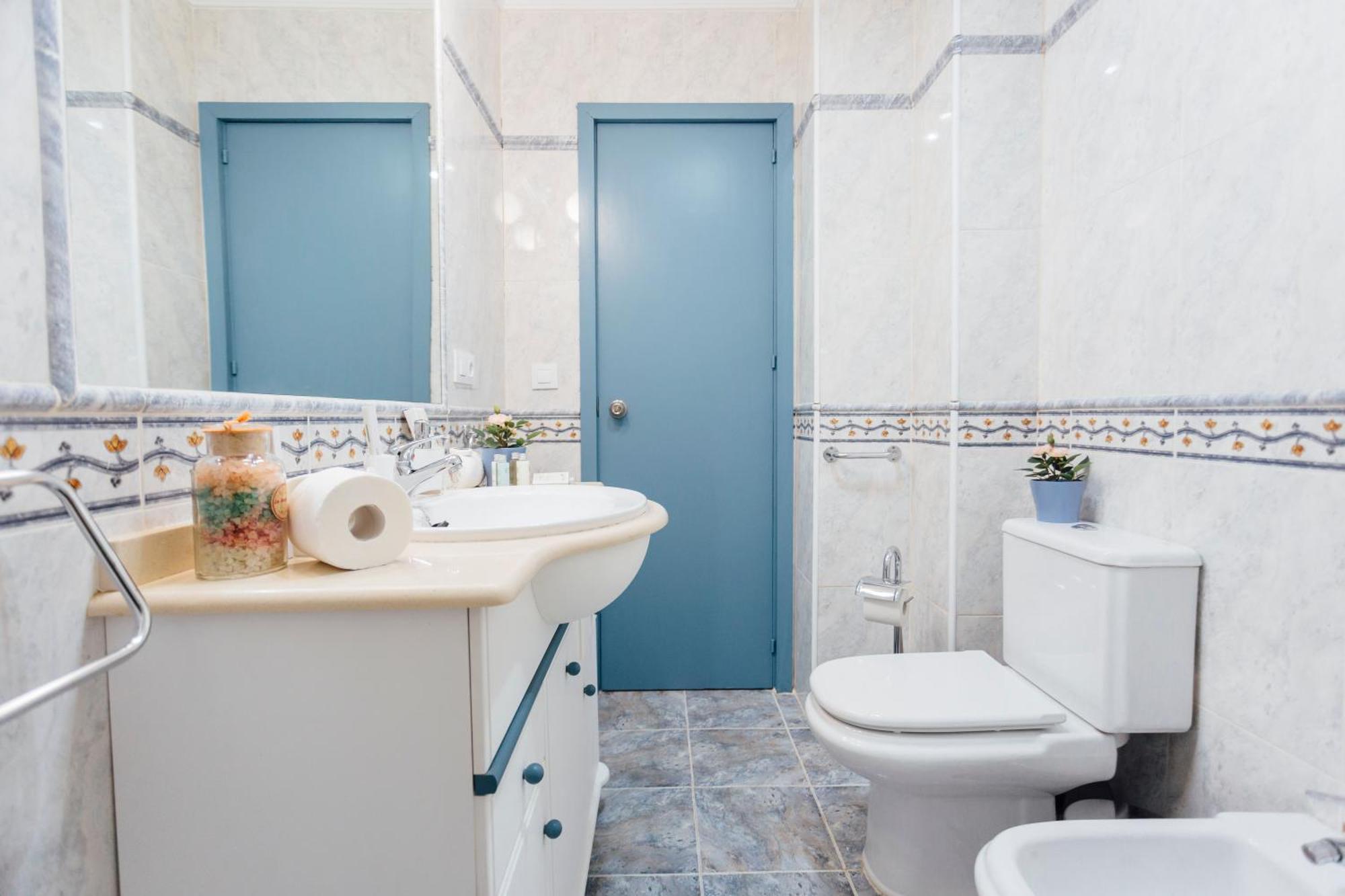 Stunning And Colorful- 4Bd 2Bth- Santa Cruz Apartment Seville Exterior photo